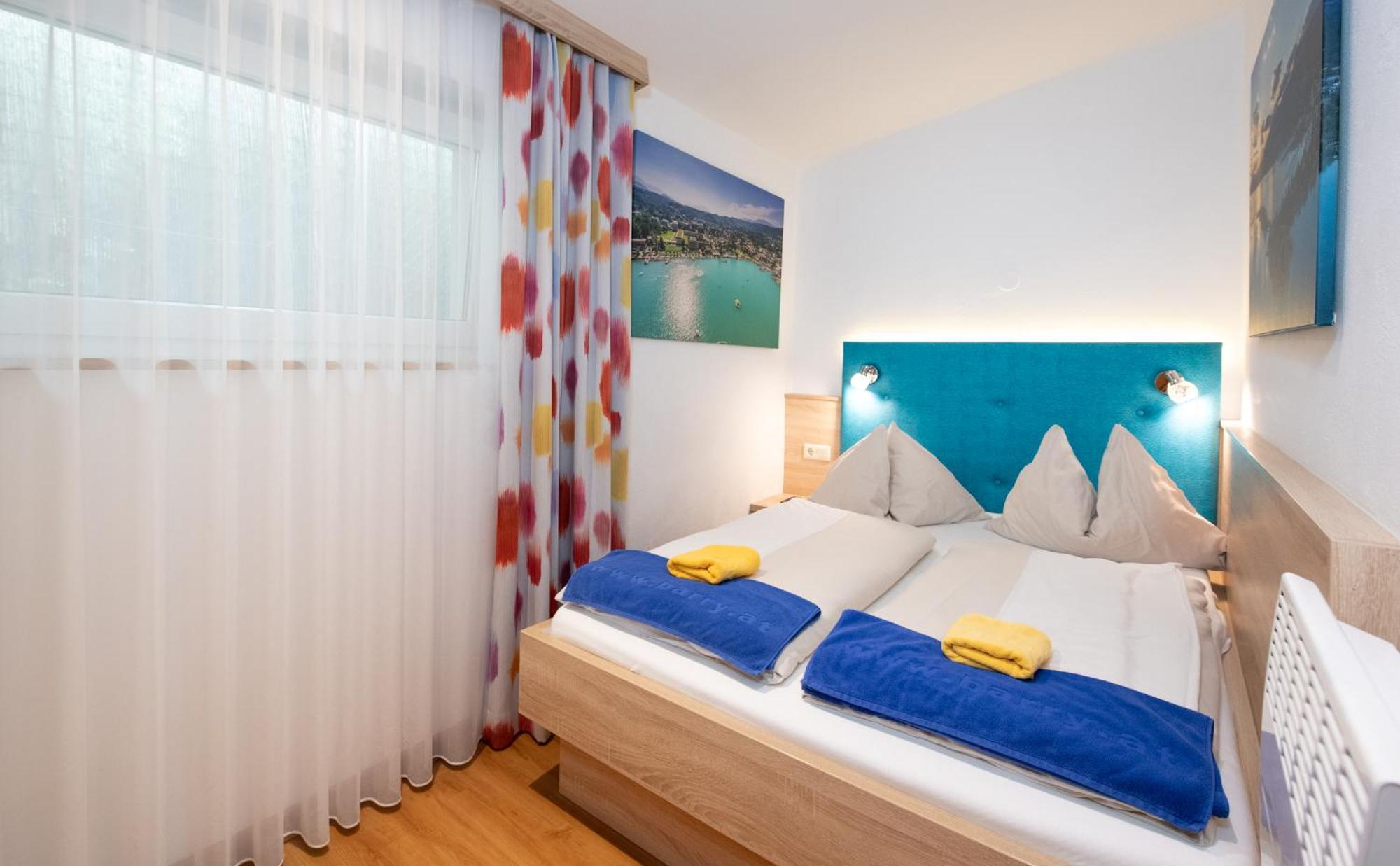 Barry Memle Directly At The Lake Velden am Woerthersee Exterior photo