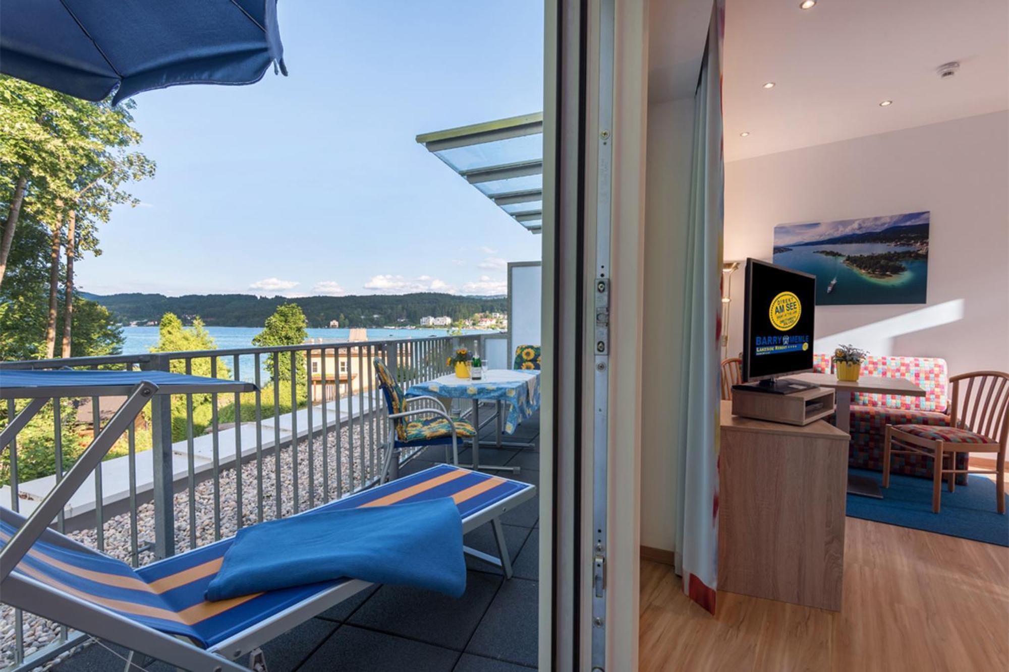Barry Memle Directly At The Lake Velden am Woerthersee Exterior photo
